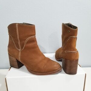 UGG Annie Leather Boot